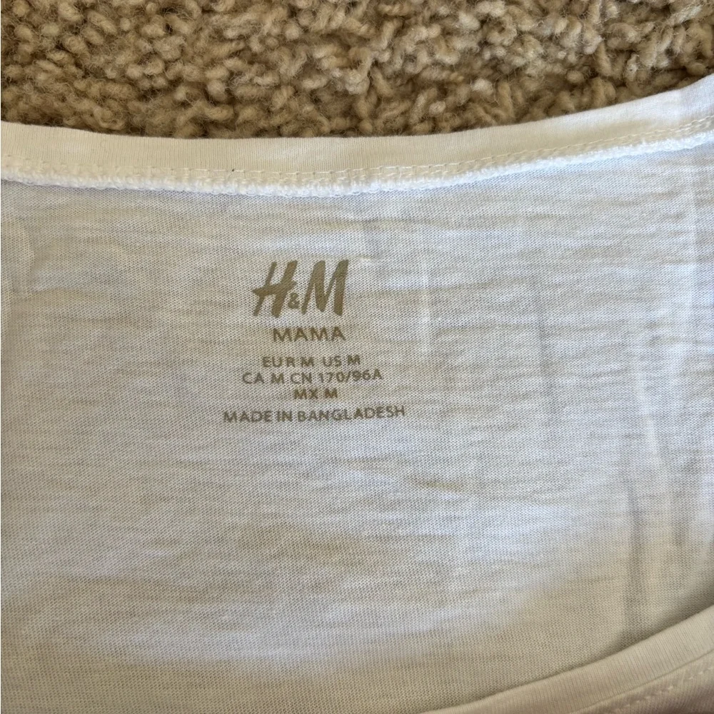 Bundle of 3 Maternity Short Sleeve Tops - Picture 2 of 4